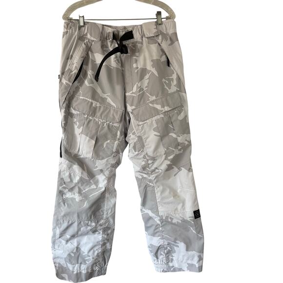 Dope Antek  Snow Snowboarding Pants Sz M Gray Camo Adjustable Insulated - Picture 1 of 8